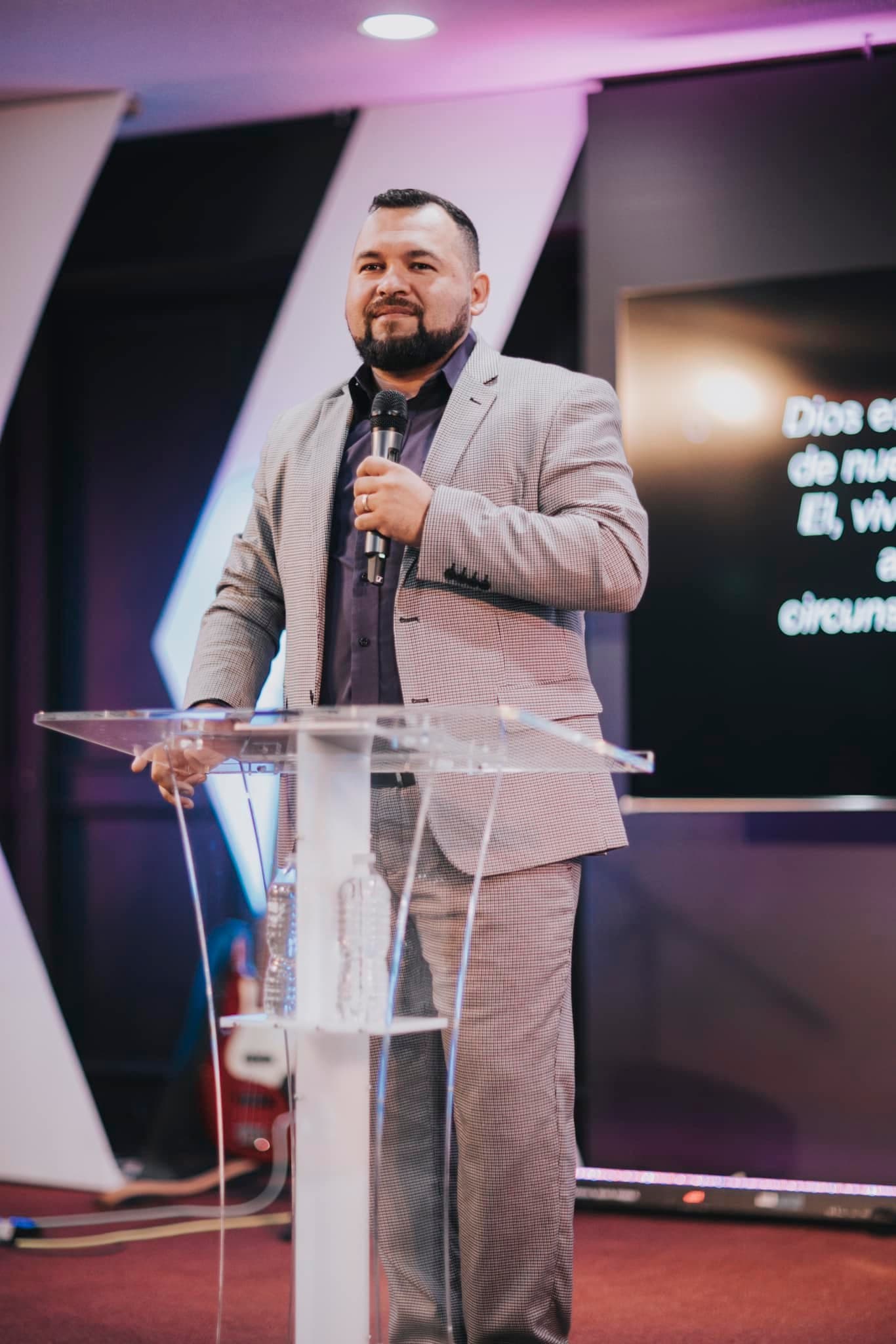 Pastor Erick Mercado